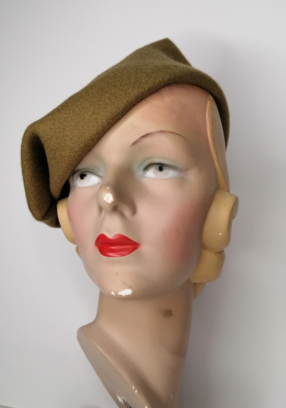 1930's SCULPTURAL SPORTS CAP KHAKI GREEN - Image 5