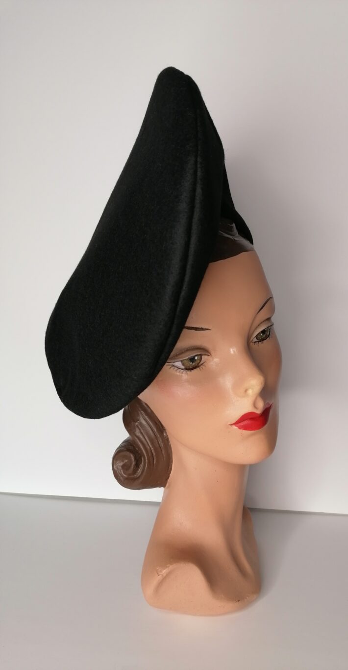BLACK 1940'S OVERSIZED TILT BERET - Image 10