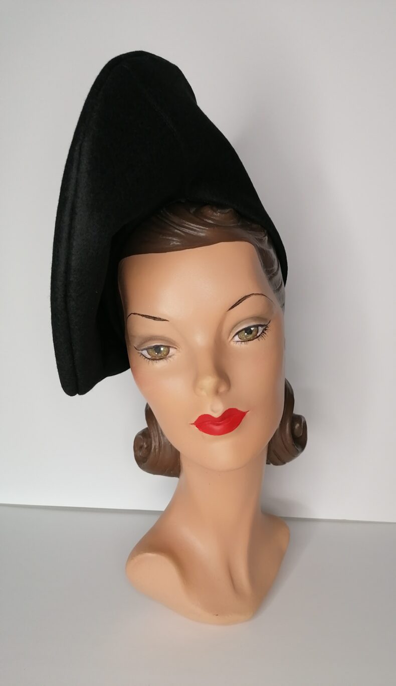 BLACK 1940'S OVERSIZED TILT BERET - Image 17